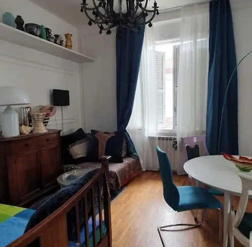 Διαμέρισμα Eclettica A Pochi Metri Dal Mare Πέζαρο